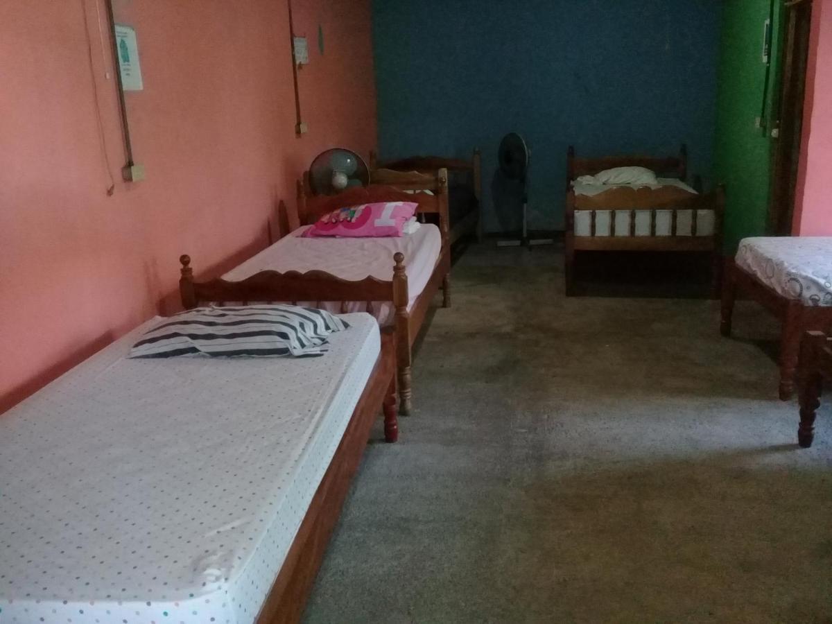 Hostal Maria Rivas Exterior photo