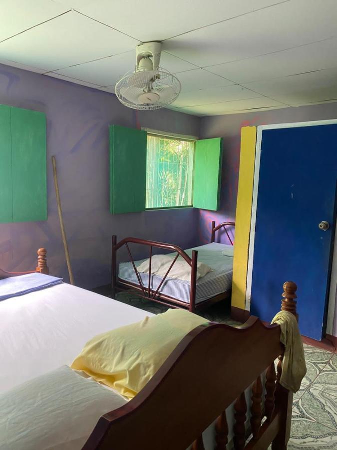 Hostal Maria Rivas Exterior photo