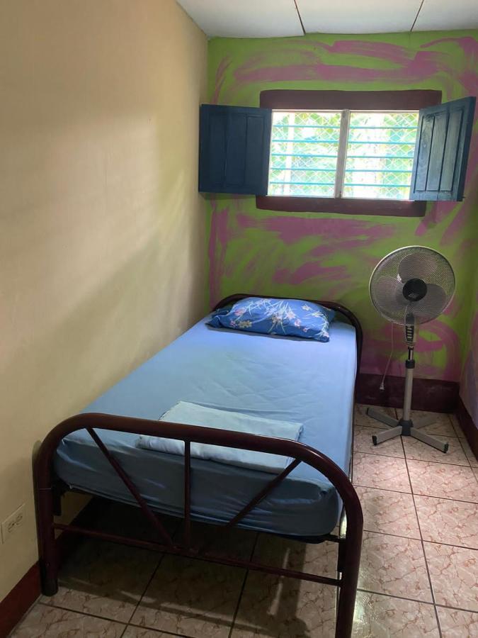 Hostal Maria Rivas Exterior photo
