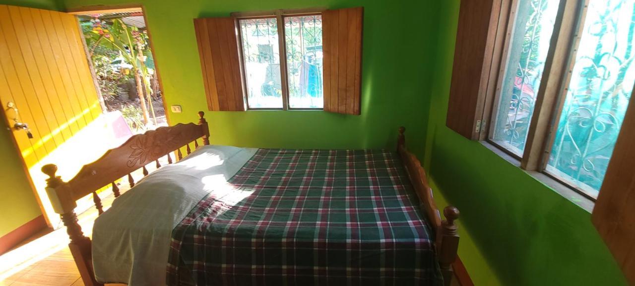 Hostal Maria Rivas Exterior photo