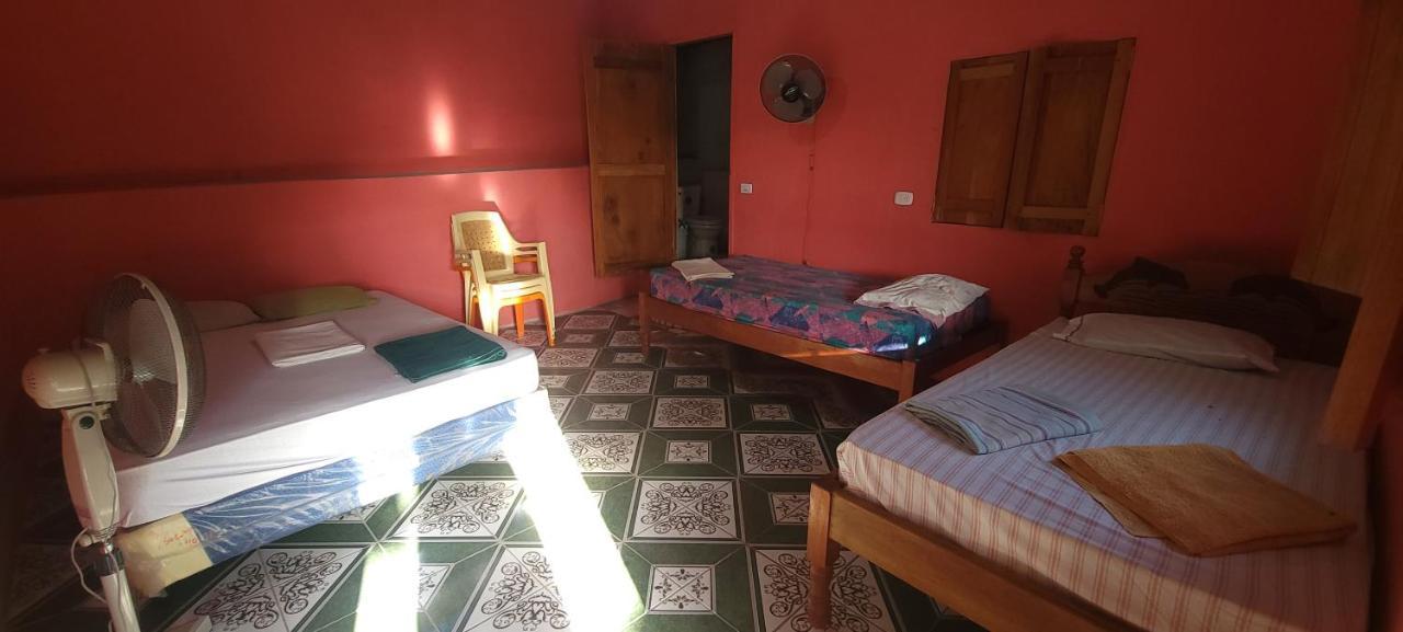 Hostal Maria Rivas Exterior photo